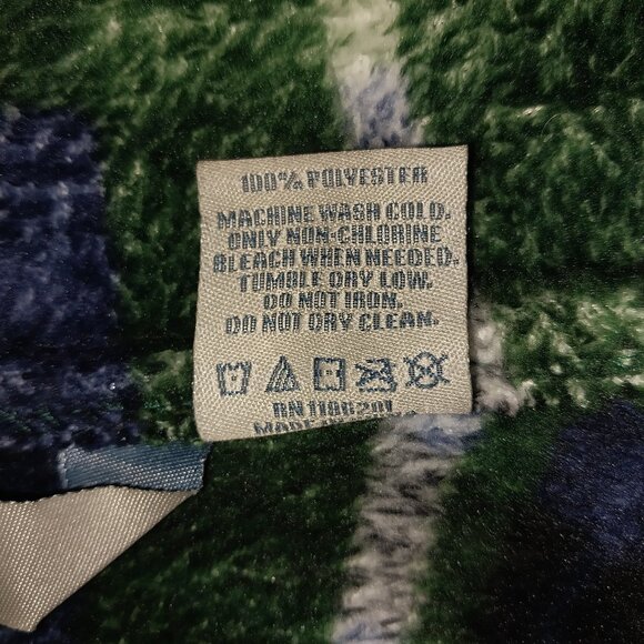 Warm + Cozy Hooded Plaid Poncho with Faux Fur Trim Size L (NWT) - Picture 4 of 4